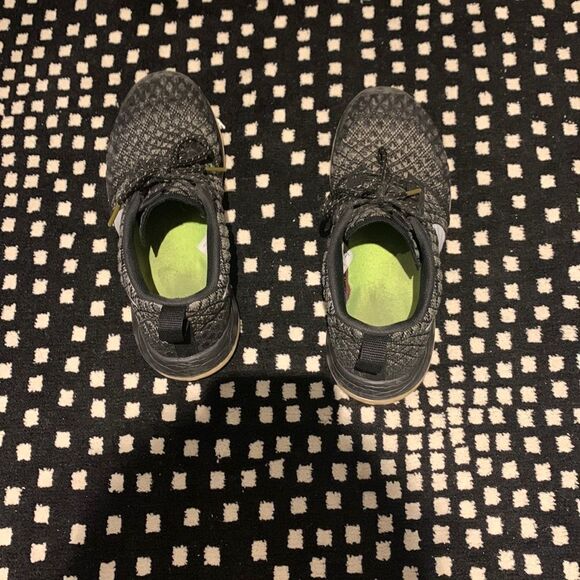 Nike Shoes - Nike walking/everyday sneakers 